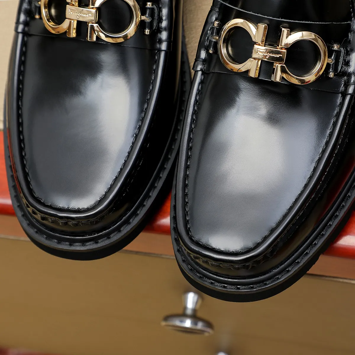 Men's shoes 💰500 Ferragamo [Ferragamo] top imported suit men's shoes 💯Original copy of the official website, product materials: selected imported embossed calfskin + luxury hardware buckle accessories ~ imported water-dyed cow 🐂 leather lining. Strong three-dimensional visual effect, original combination outsole, multiple colors available😘 Size: 38-44 (.45.46.4. Customized)